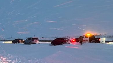 Une importante tempête de neige bloque une centaine de voitures dans l’ouest du pays